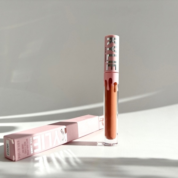 NWT Kylie Cosmetics Matte Liquid Lipstick - color 707 - KHLO$ - Picture 3 of 11